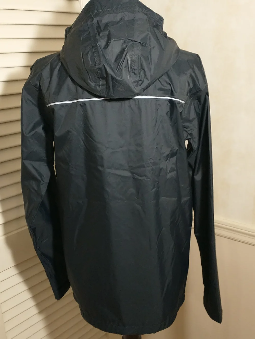 LIKE NEW Columbia Watertight Omnitech Black Rain Jacket, Kids Size 18-20 XL